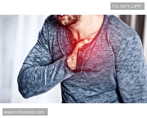 踢足球时感到胸闷的原因及应对策略解析